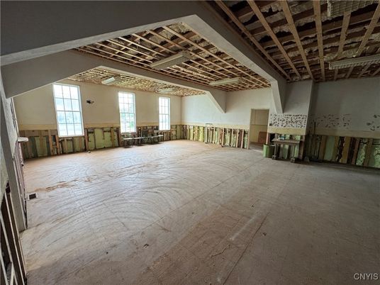 Empty room, Interior, Wooden Beams
