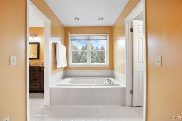 Bathroom, Interior, Recessed Lighting