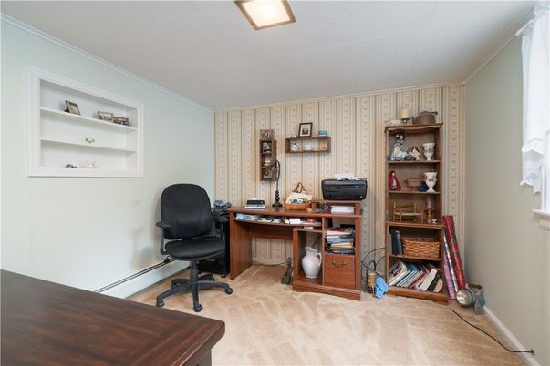 Home Office, Interior