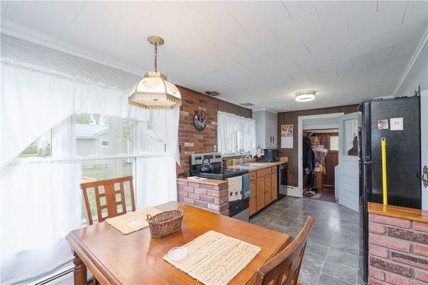 Dining room, Interior, Kitchen, Pendant Lights, Stone Walls