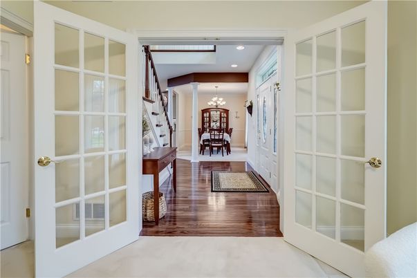 Chandelier, Dining room, Interior, Recessed Lighting, Wood Texture Flooring