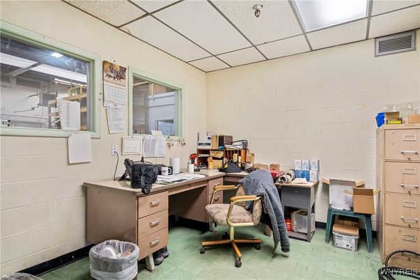 Home Office, Interior