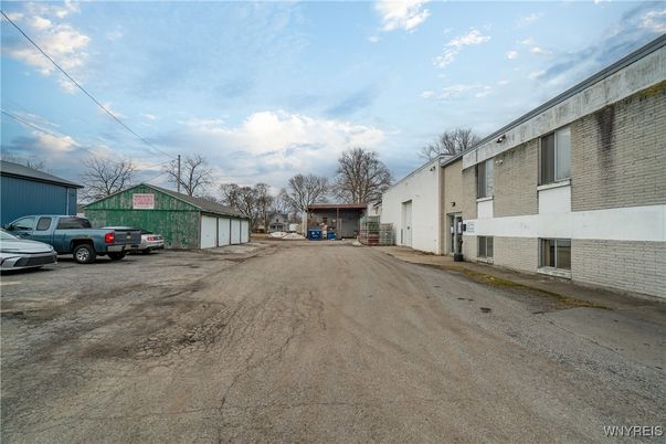 Backyard, Detached Garage, Exterior