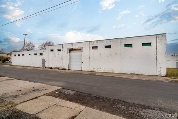 Detached Garage, Exterior