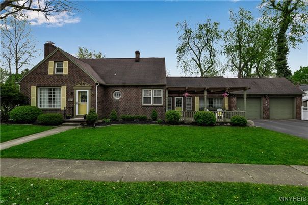 Attached, Exterior, Facade, Brick Facade, Cape Cod