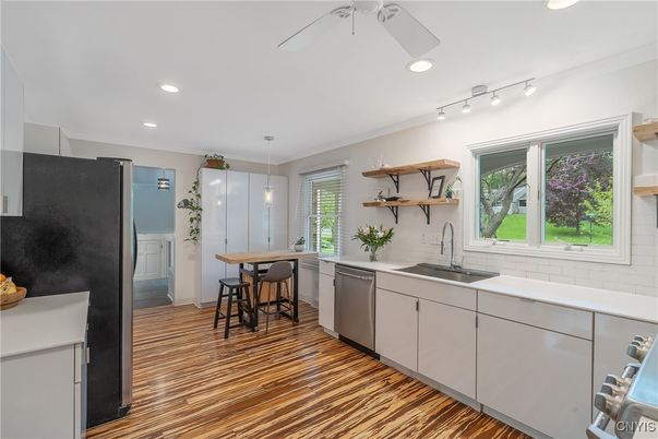 Dining room, Interior, Kitchen, Pendant Lights, Recessed Lighting, Wood Texture Flooring