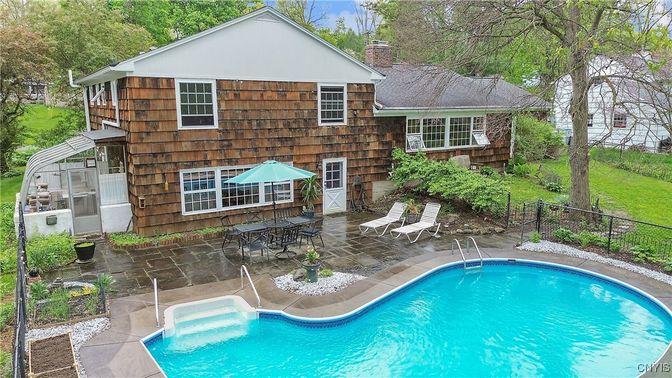 Exterior, Pool