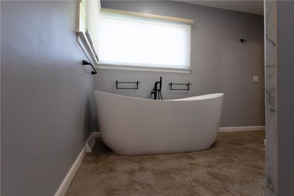 Bathroom, Free Standing Baths, Interior
