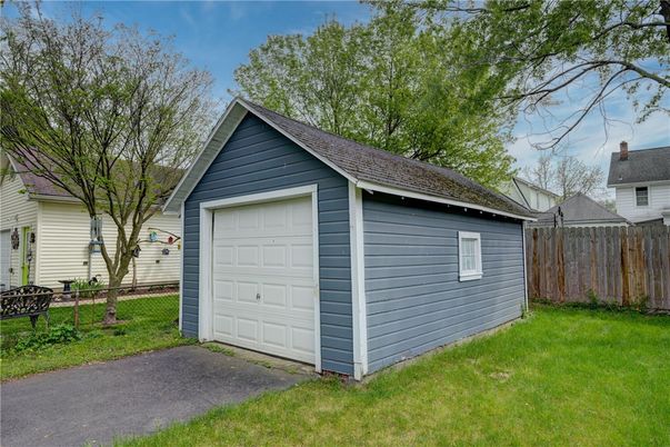 Detached Garage, Exterior