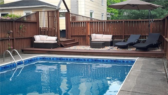 Exterior, Pool