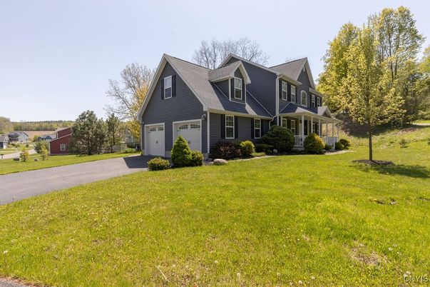 Attached, Exterior, Facade, Cape Cod