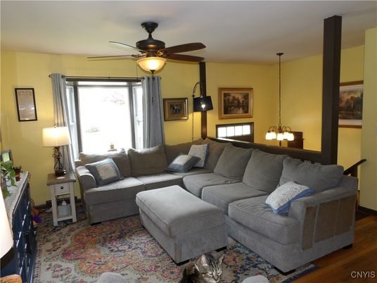 Interior, Living room, Pendant Lights, Wood Texture Flooring