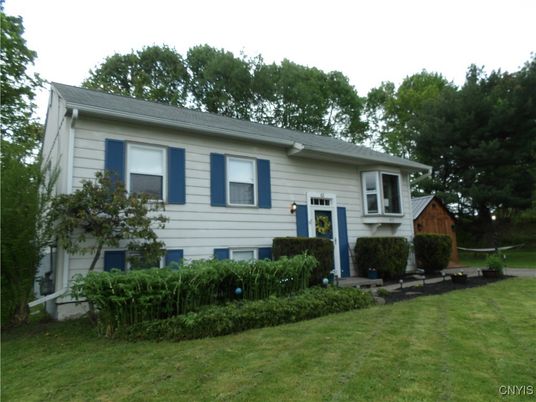 Backyard, Exterior, Facade, Raised Ranch