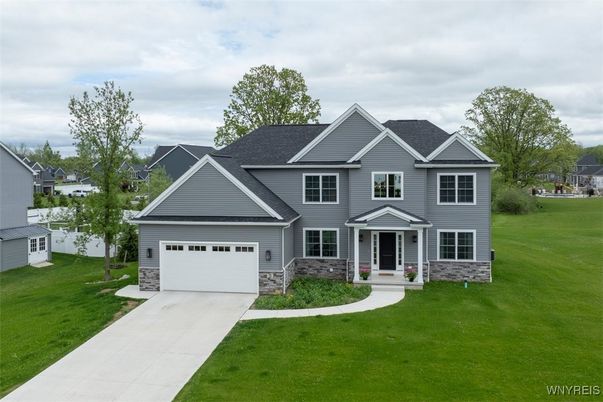 Attached, Exterior, Facade, Farmhouse