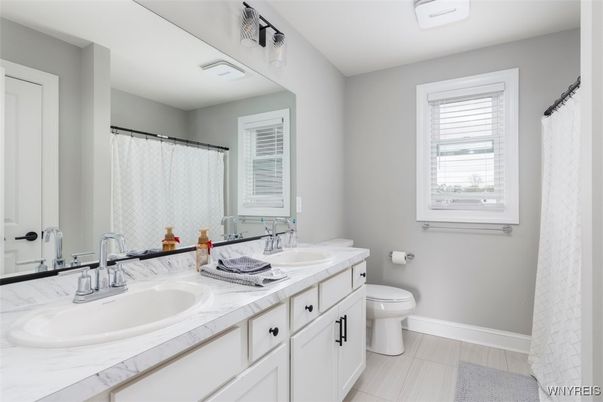 Bathroom, Dual Sink Vanities, Interior