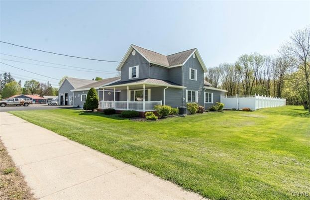 Backyard, Exterior, Facade, Queen Anne Victorian