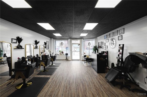 Fitness Equipment, Interior, Recessed Lighting, Wood Texture Flooring