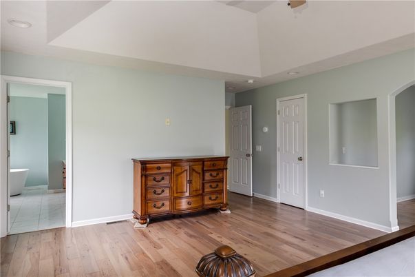 Bathroom, Interior, Recessed Lighting, Wood Texture Flooring