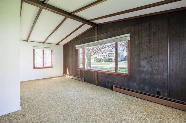 Empty room, Interior, Wooden Beams, Wooden Walls