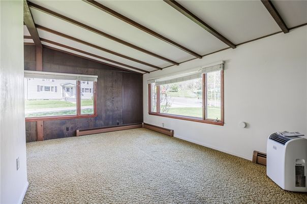 Empty room, Interior, Wooden Beams