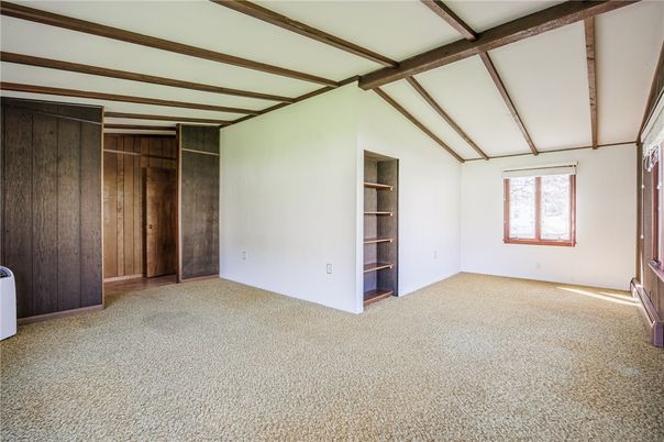Empty room, Interior, Wooden Beams
