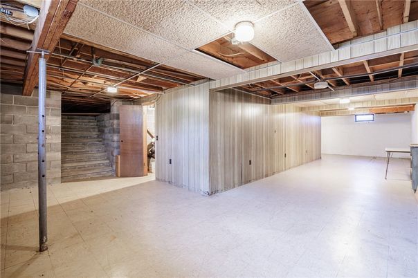 Empty room, Interior, Wooden Beams, Wooden Walls