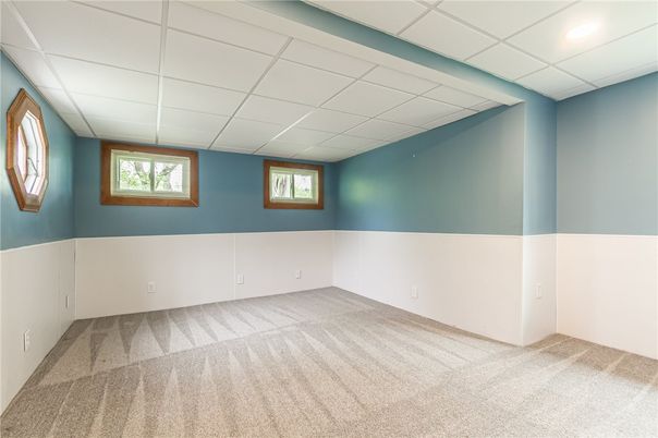 Empty room, Interior, Recessed Lighting
