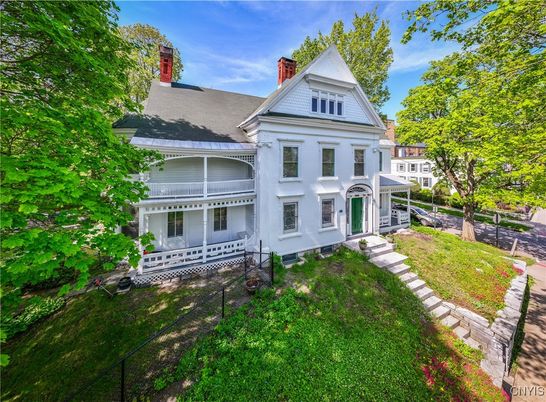 Backyard, Exterior, Facade, Queen Anne Victorian