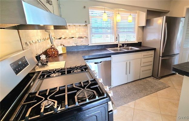 Interior, Kitchen, Pendant Lights, Stainless Steel Appliances