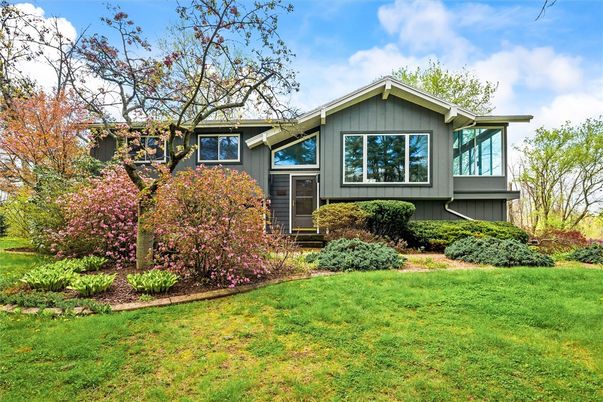 Backyard, Exterior, Facade, Raised Ranch