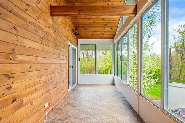 Empty room, Interior, Wooden Beams, Wooden Ceilings, Wooden Walls