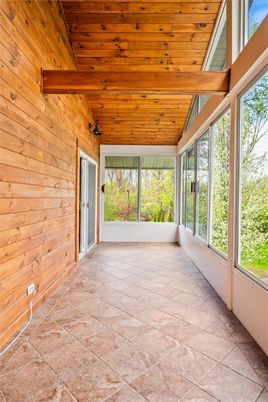 Empty room, Interior, Wooden Beams, Wooden Ceilings, Wooden Walls