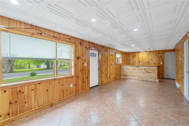 Empty room, Interior, Recessed Lighting, Wooden Walls