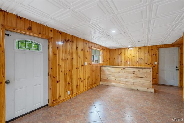 Empty room, Interior, Recessed Lighting, Wooden Walls