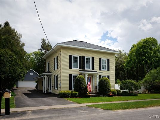 Exterior, Facade, Georgian
