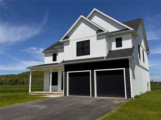 Attached, Exterior, Facade, Farmhouse