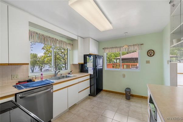 Interior, Kitchen, Pendant Lights, Stainless Steel Appliances