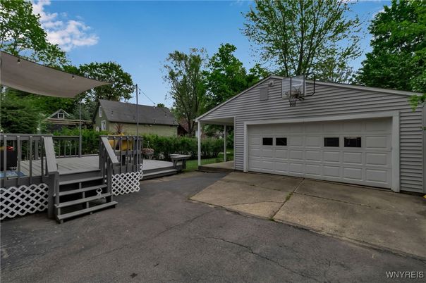 Detached Garage, Exterior