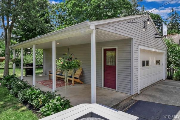 Detached Garage, Exterior