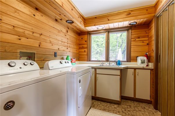Interior, Washer, Wooden Ceilings, Wooden Walls