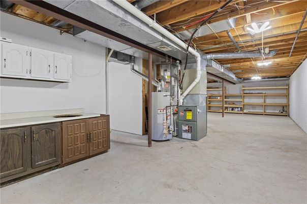 Garage, Interior, Wooden Beams