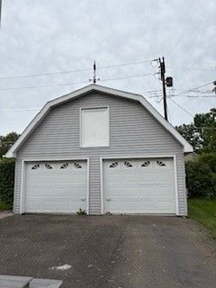 Attached, Exterior, Facade, Ranch