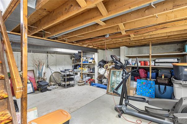 Fitness Equipment, Interior, Wooden Beams