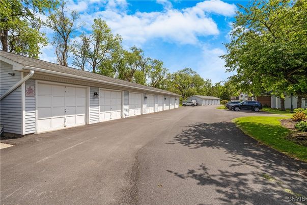 Detached Garage, Exterior