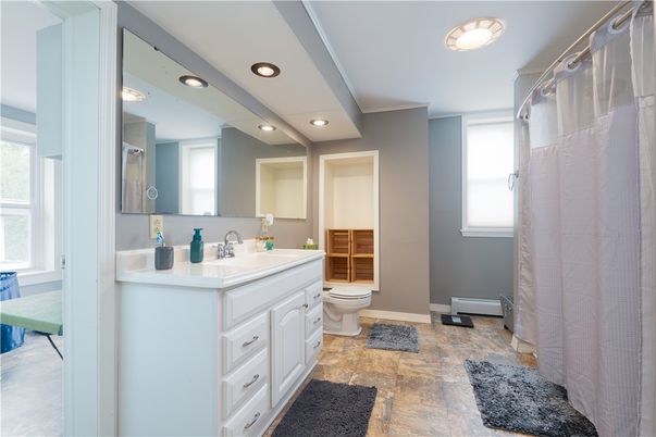 Bathroom, Interior, Recessed Lighting