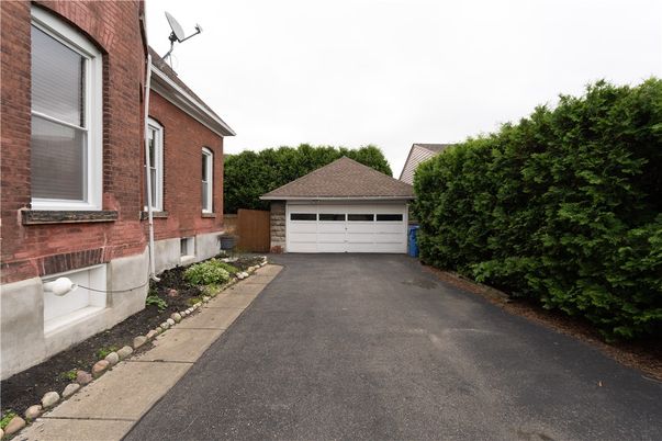 Detached Garage, Exterior