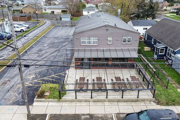 Exterior, Drone