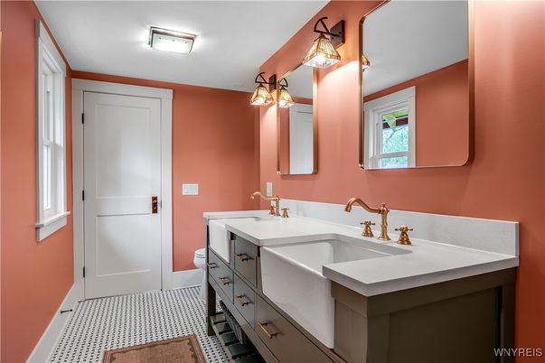 Bathroom, Dual Sink Vanities, Interior