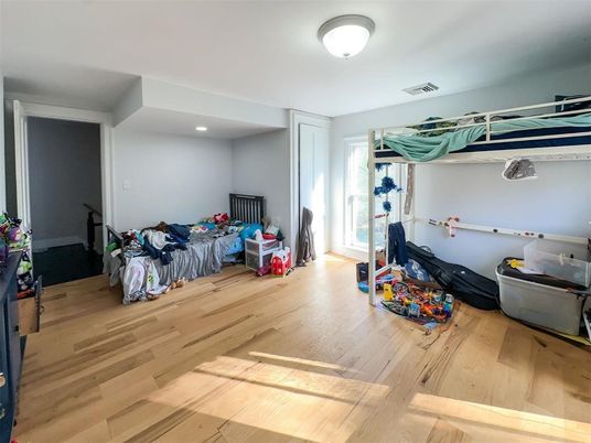 Interior, Recessed Lighting, Wood Texture Flooring
