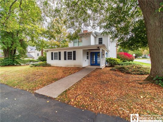 Backyard, Exterior, Facade, American Foursquare